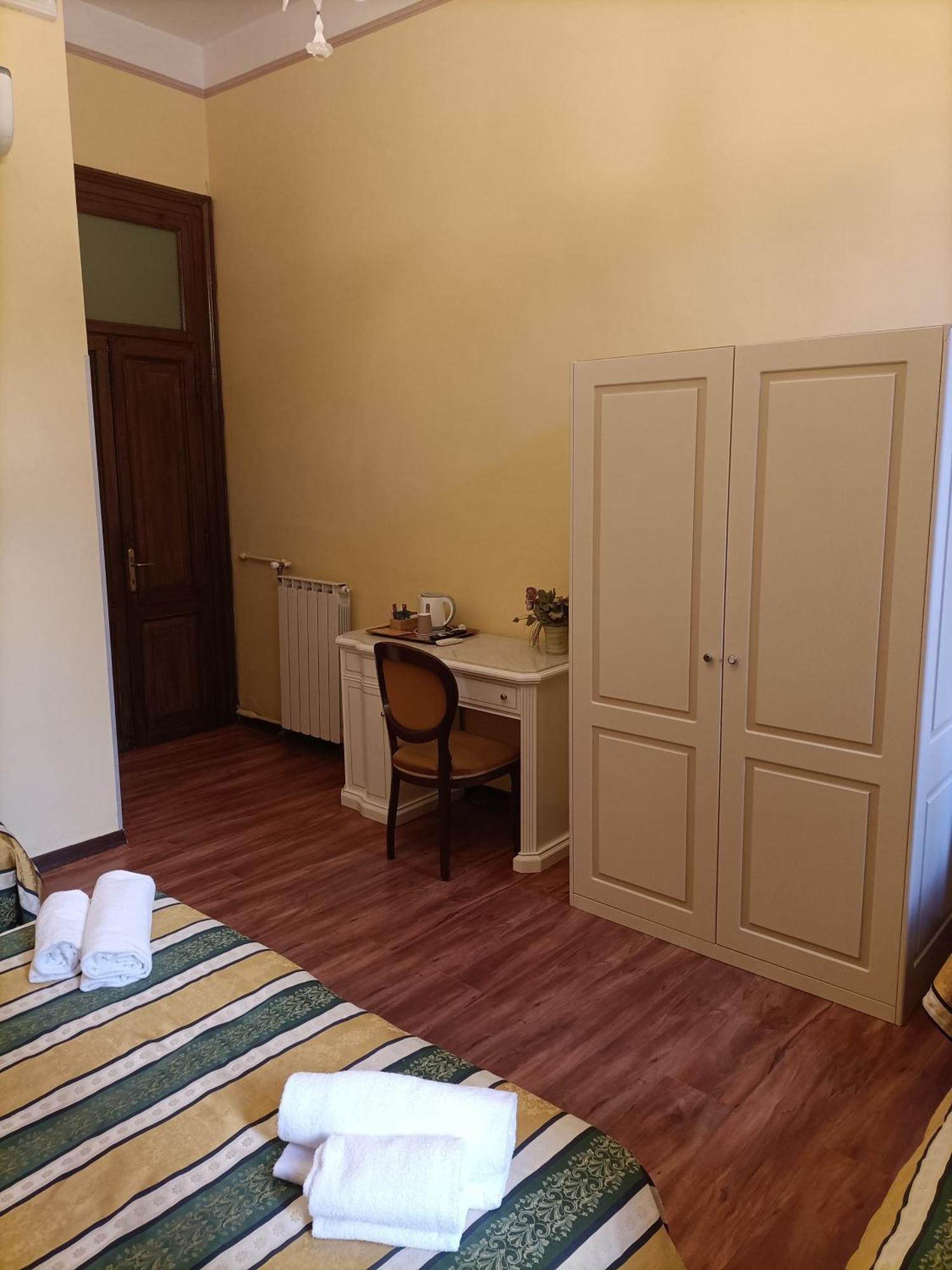 Palazzo Lion Morosini - Check In Presso Locanda Ai Santi Apostoli ヴェネツィア エクステリア 写真