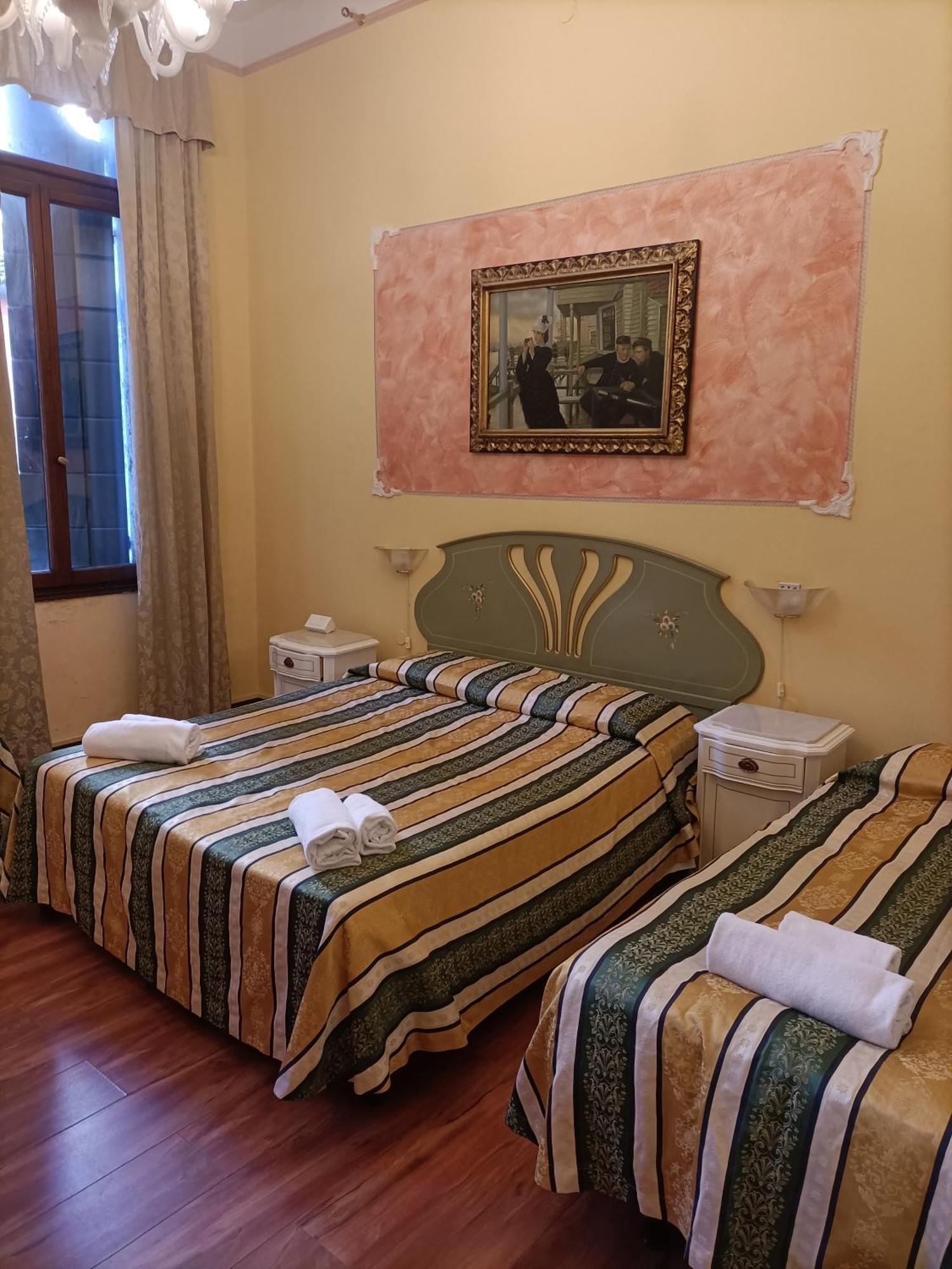 Palazzo Lion Morosini - Check In Presso Locanda Ai Santi Apostoli ヴェネツィア エクステリア 写真